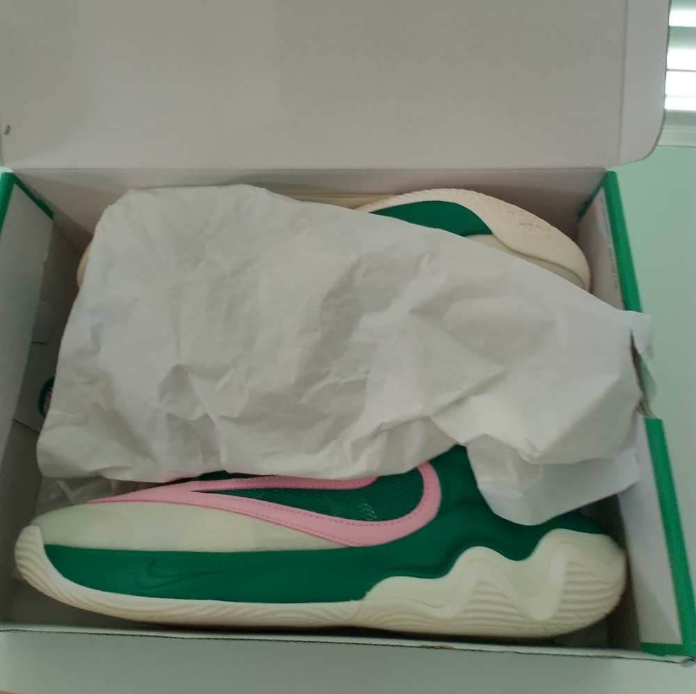 Nwot Gianni Sneakers, Never Worn. - image 3